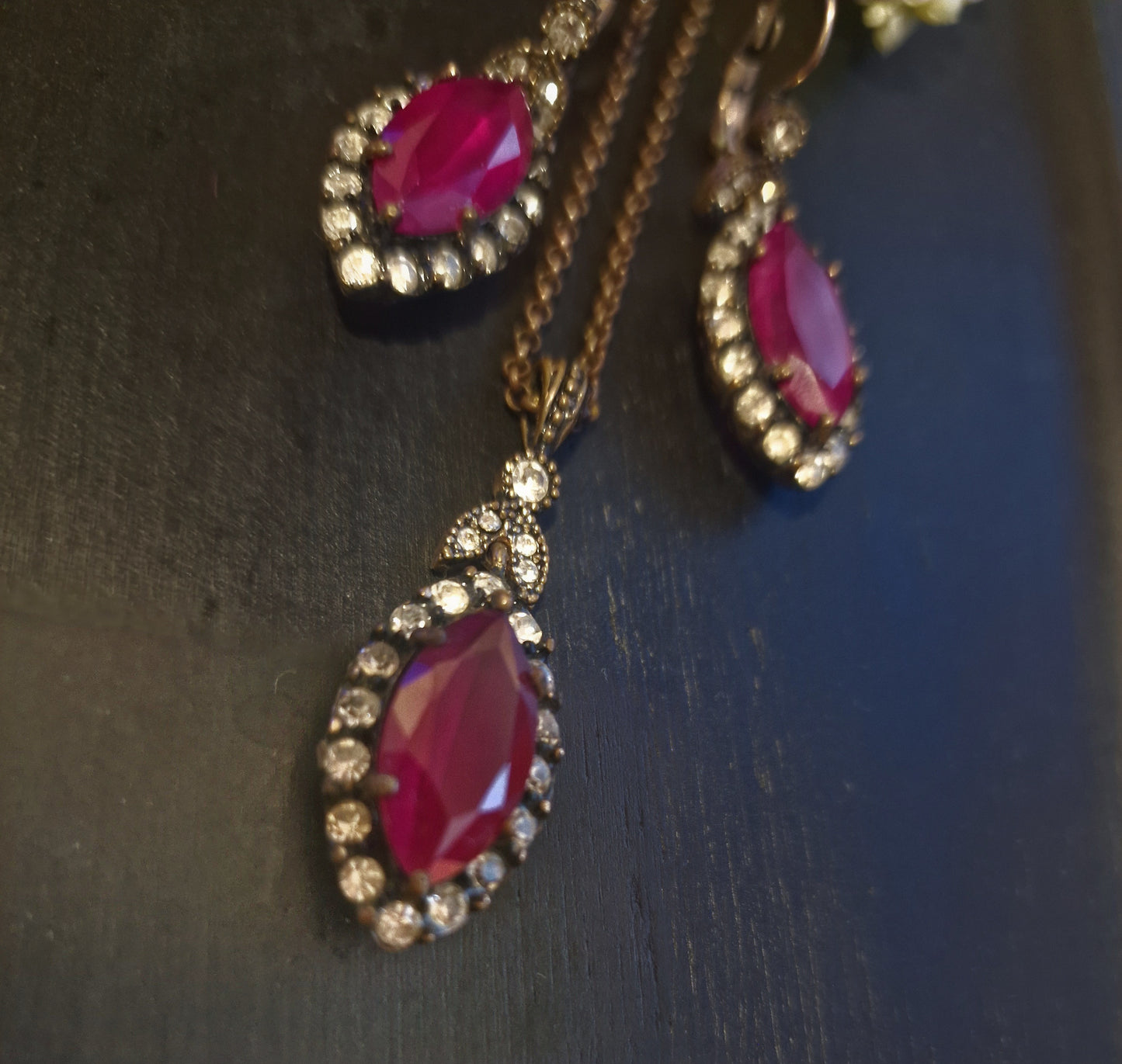 Schmuck-Set mit rubinroten Natursteinen KYK-1