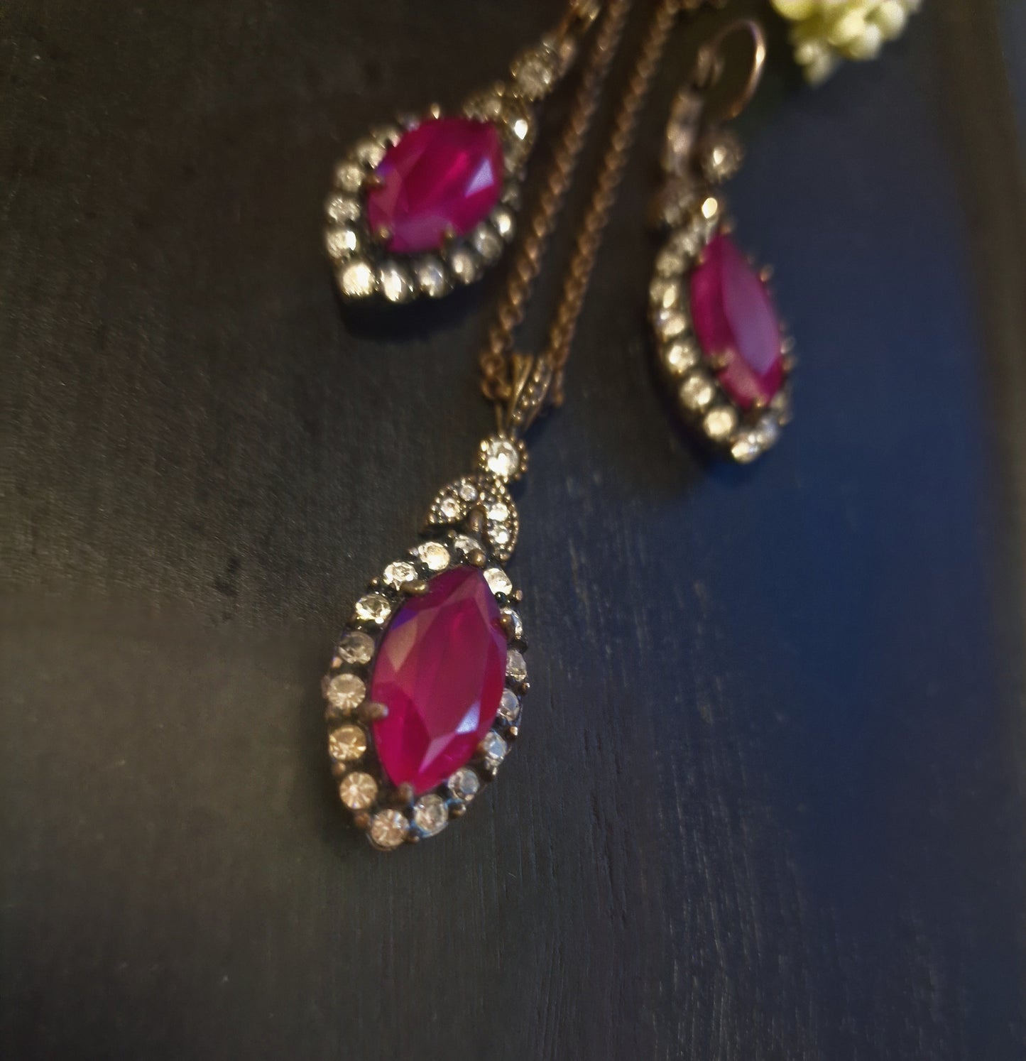 Schmuck-Set mit rubinroten Natursteinen KYK-1