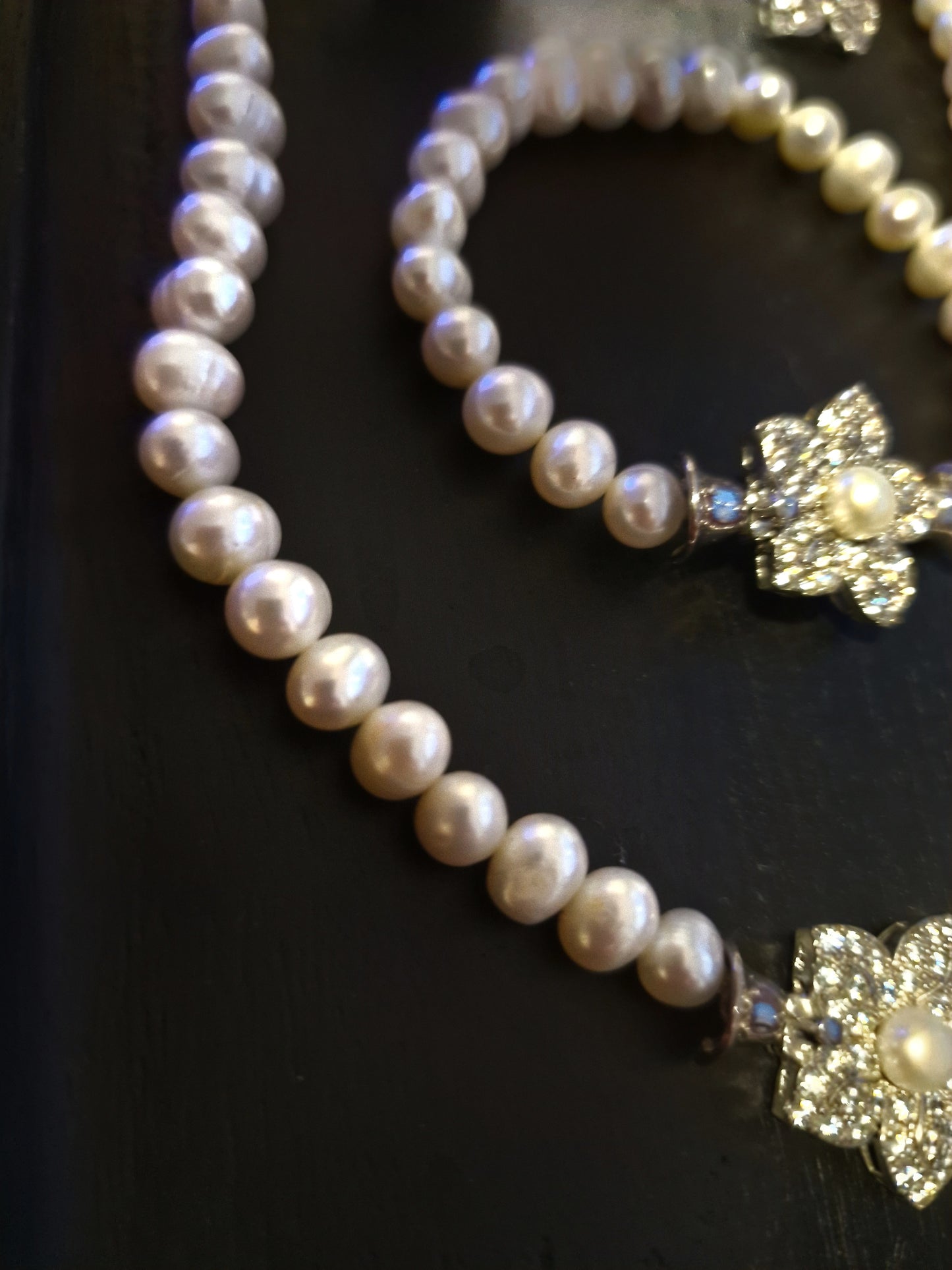 Schmuck-Set mit silberner Poolperle in der Mitte KYKB-1