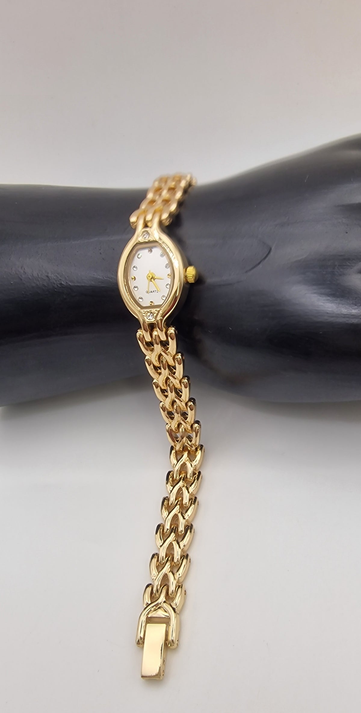 Armbanduhr S-12