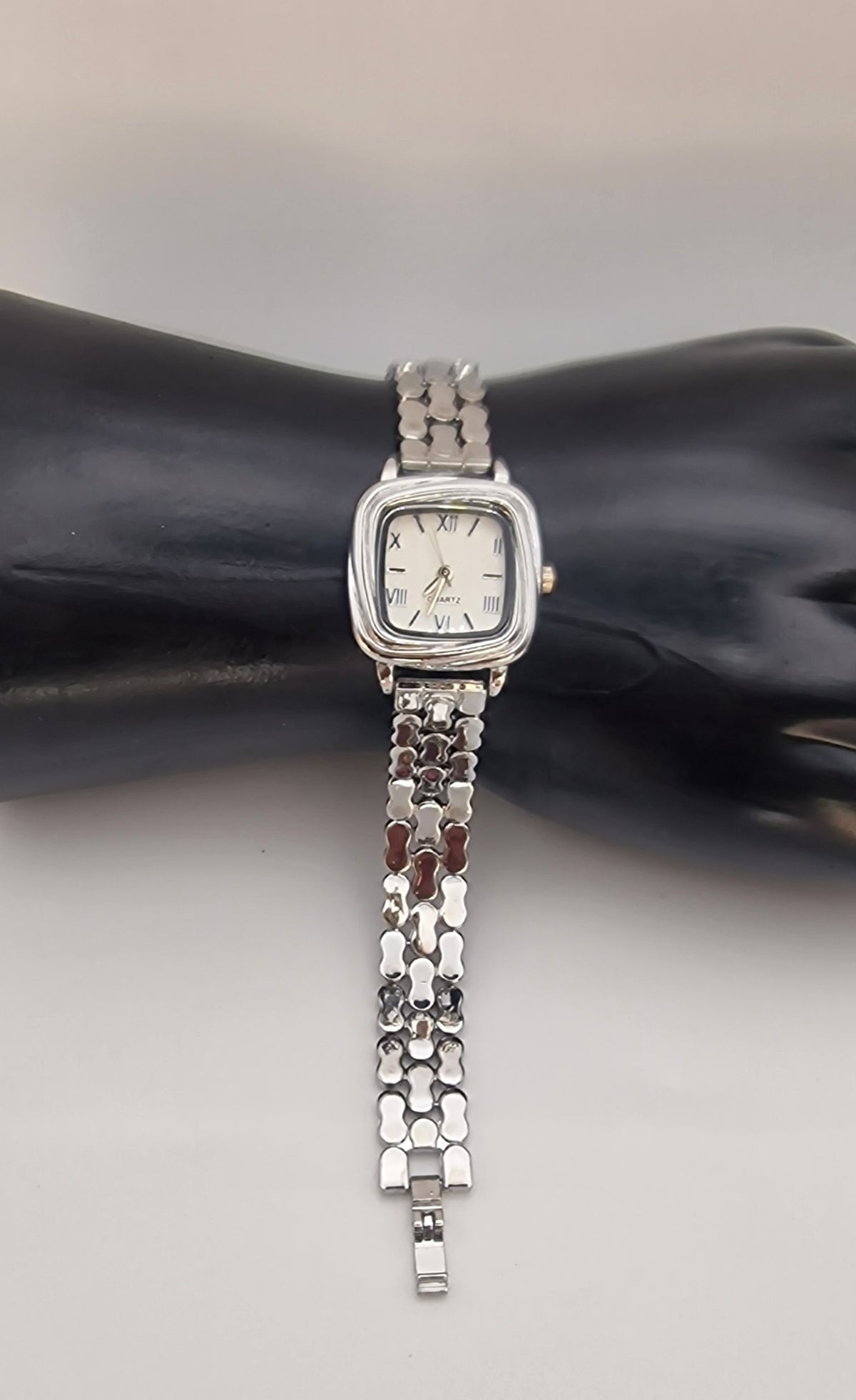 Armbanduhr S-22